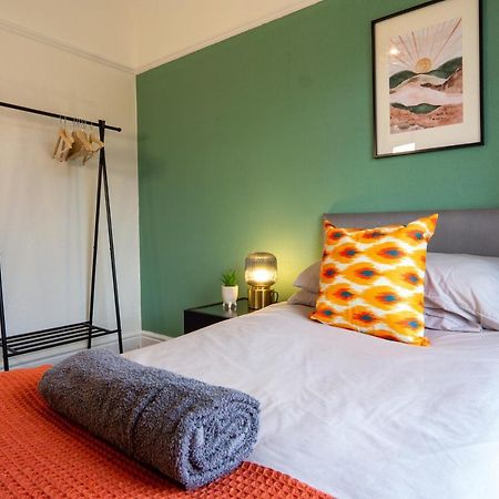 Strawberry Fields House - Air Host & Stay - 3 Bedroom Liverpool Exterior photo